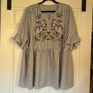 Shein curve black and white blouse with embroidered design